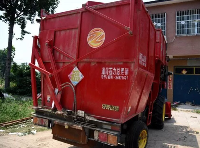 開封通許朱先生購中聯(lián)收獲4HZJ-2500自走式花生撿拾收獲機(jī) 3-2.jpg