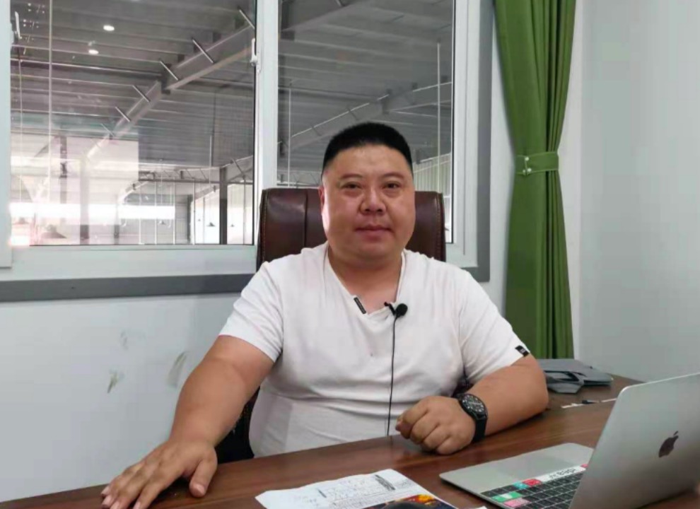 退役軍人張輝:賣農(nóng)機的我也要做尖子兵