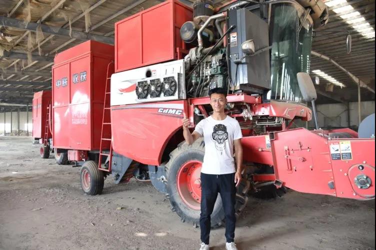 買花生收獲機認準中聯(lián)收獲,村支書的推薦準沒錯